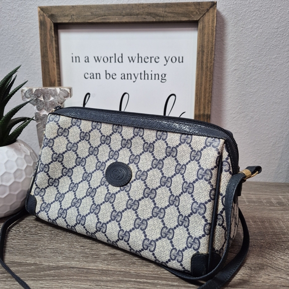 Gucci Vintage Crosbody Bag In Great Condition, 100% Authentic - Picture 3 of 11